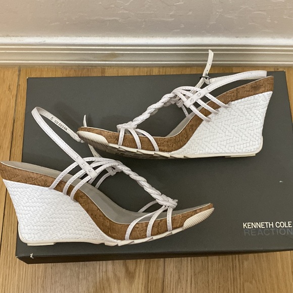 Wedge Heels - Picture 3 of 8